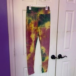 Knock off Lululemon leggings with butt scrunch